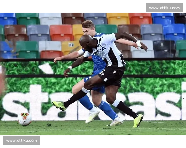 假动作在竞技博弈中的心理迷惑与战术运用解析深度探讨与实战策略